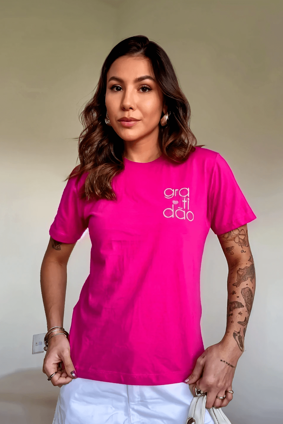 T-SHIRT GRATIDÃO BOLSO - ROSA PINK